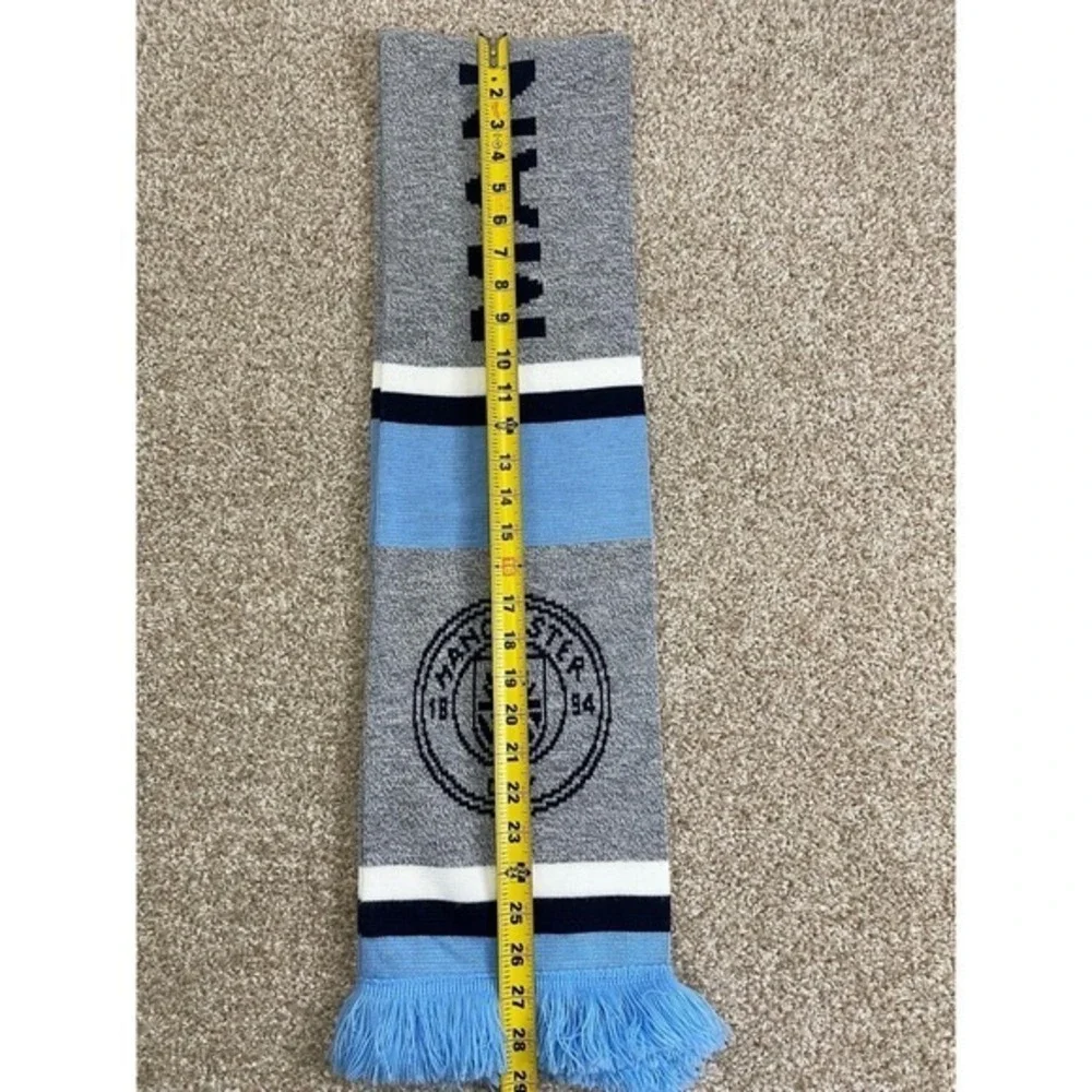 MANCHESTER CITY ENGLAND rare FOOTBALL SOCCER FAN SCARF OFFICIAL PRODUCT ONE SIZE